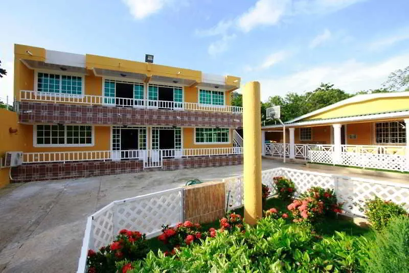 San Andrés Apartamentos Amoblados Posada Miss Kenjha מלון San Andrés
